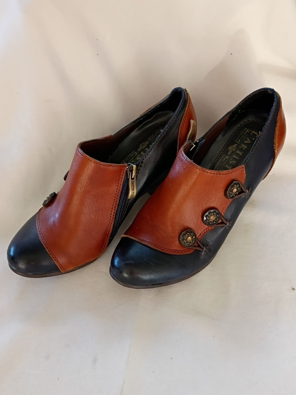 EUC L'Artiste By Spring Step Greentree Leather Ankle Booties Size 36 Side Zip
